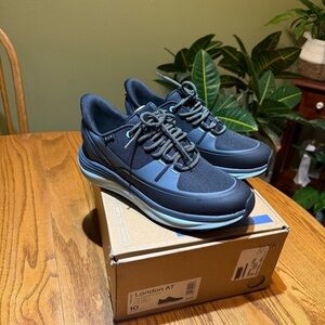 KIZIK Tennis Shoes Trail women’s London AT Size 10 NEW IN BOX